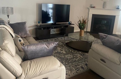 Dacula House | House in a quite suburb