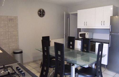 Grillon House | house in a village of the enclave of the popes