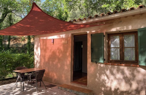 Salernes House | House in an estate with swimming pools, tennis, river