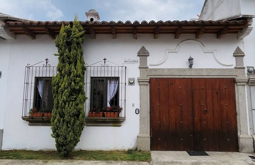 Antigua Guatemala House | House in an exclusive safe and nice condo