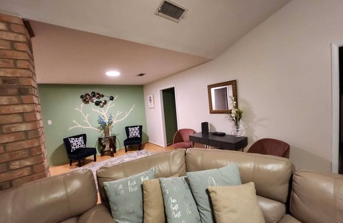Crown Colony House | House in crown colony