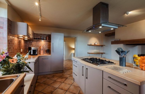 Puygaillard-de-Lomagne House | House in Puygaillard-De-Lomagne with Private Parking