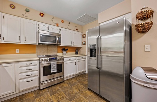 Gatlinburg - Pigeon Forge Cottage | House in Gatlinburg*Private Outdoor Pool*Fire Pit*Pool Table