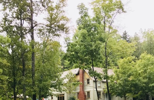 Keene Valley House | House in Keene Valley located near town, trailheads, and Lake Placid