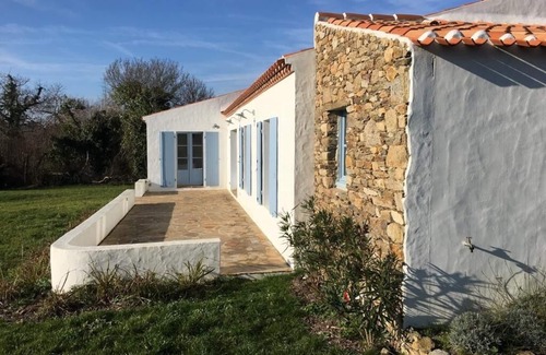 Ile d'Yeu House | House in large quiet garden, sailing school and beaches within walking distance