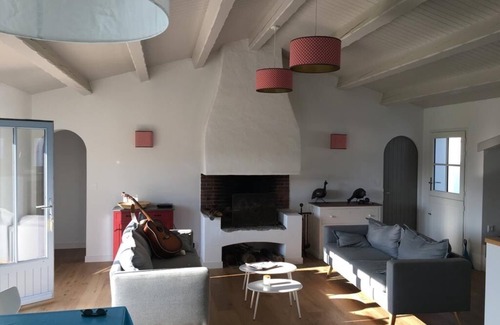 Ile d'Yeu House | House in large quiet garden, sailing school and beaches within walking distance