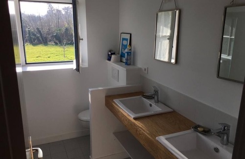 Ile d'Yeu House | House in large quiet garden, sailing school and beaches within walking distance