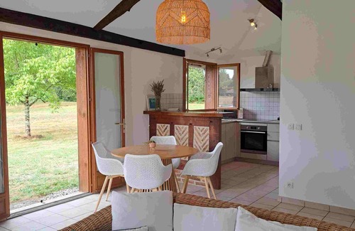 Leon House | House in Léon, swimming pool, sports and games room, large garden, 5 minutes from the lake