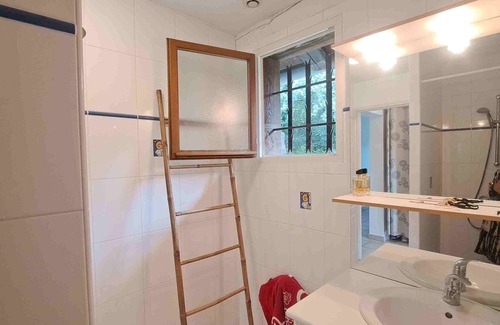 Leon House | House in Léon, swimming pool, sports and games room, large garden, 5 minutes from the lake