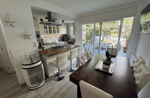 Masnou House | HOUSE IN MASNOU NEXT TO BEACH AND TRAIN