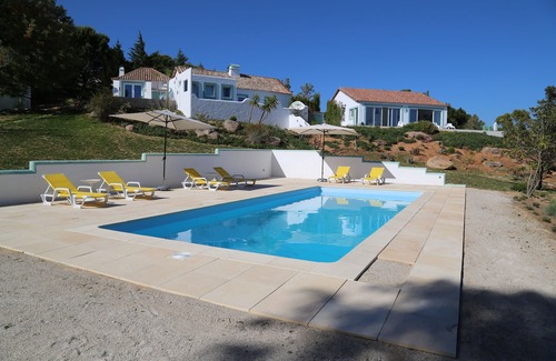 Zambujal de Cima House | House in Meco - paradise view with pool