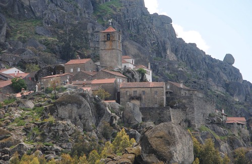 Idanha-a-Nova House | House in Monsanto-Relva