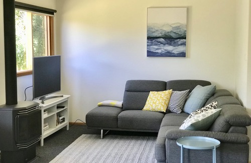 Point Lonsdale House | House in Old Lonsdale house, close to beach & footy oval, with comfortable beds