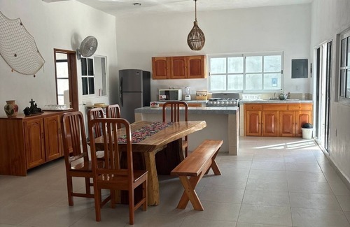 Brisas de Zicatela House | House in punta zicatela, private pool, Starlink and air conditioners.