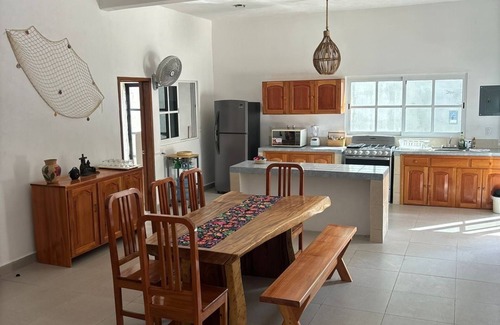 Brisas de Zicatela House | House in punta zicatela, private pool, Starlink and air conditioners.