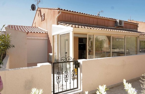 Les Ayguades House | House in residence with swimming pool