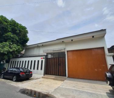 Laweyan House | House in surakarta