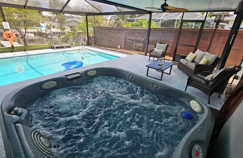 Bay Crest Park House | House in Tampa fl , 3-bedroom , 2 bathroom , pool