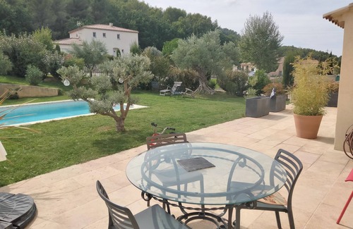 Mimet House | House in the Aix countryside