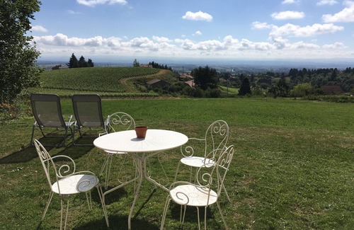 Renaison House | House in the heart of vineyards on a vineyard, Le Domaine de la Paroisse