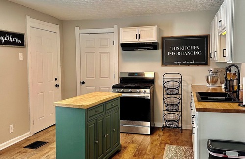 Indianapolis House | House in the middle of all the fun. Close to everything … on a quite street