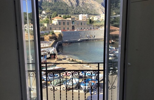 Porticello Apartment | House in the seaside village of Santa Nicolicchia