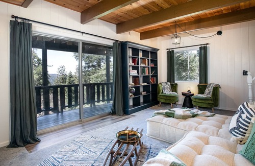 Arrowhead Villas House | House In the woods with breathtaking mountain views