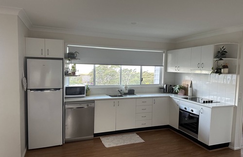 Thirroul House | House in Thirroul Amazing Ocean views close to public transport & local village