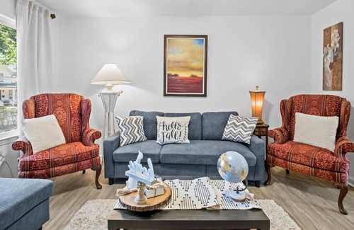 Villa Heights House | House in Trendy and Developed Neighborhood!