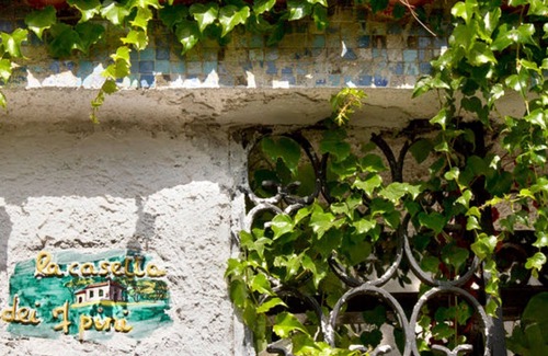 Torre del Greco Apartment | House in Villa on the slopes of Vesuvius a few meters from the train stop