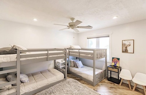 Willoughby Acres House | House in Willoughby Acres