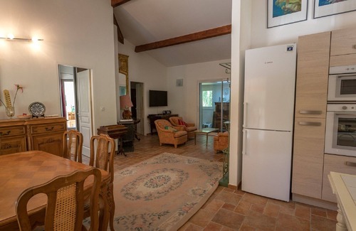 Maora House | house located in a haven of greenery 15 minutes walk from the beach of Maora