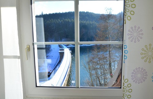 Frankenhain Apartment | House Lütsche - right on the lake in the Thuringian Forest