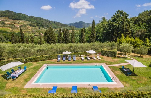 Lucca House | House Margherita on the hill with view (Tenuta Bellosguardo)