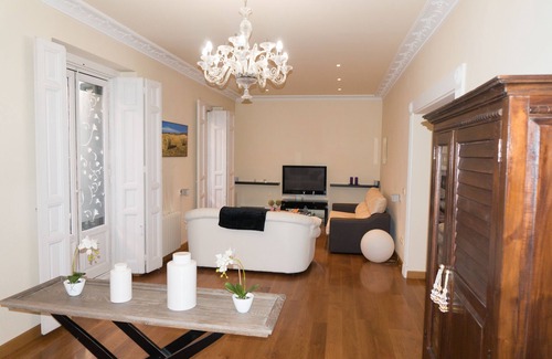 Barrio de las Letras Apartment | House Moratín. Duplex 240m Center.