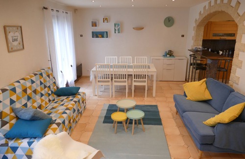 Ozoir-la-Ferriere House | House near Disneyland and Paris, Hammam and Spa. Walled garden