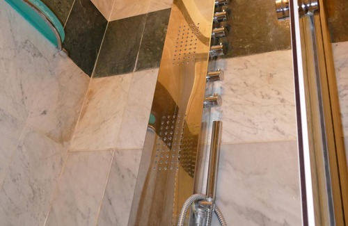 Ozoir-la-Ferriere House | House near Disneyland and Paris, Hammam and Spa. Walled garden