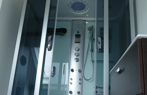 Ozoir-la-Ferriere House | House near Disneyland and Paris, Hammam and Spa. Walled garden