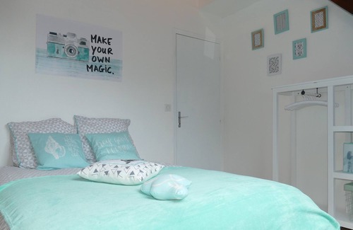 Ozoir-la-Ferriere House | House near Disneyland and Paris, Hammam and Spa. Walled garden