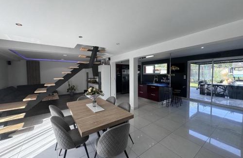 Saint-Mars-d'Outille House | House near Le Mans Circuit with Spa