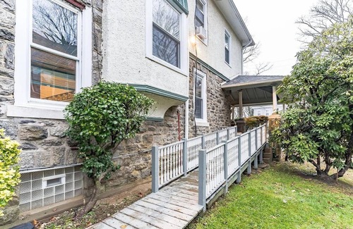 Oak Lane - East Oak Lane House | House near North Broad St.
