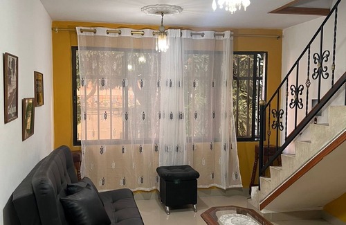 La America House | House near the stadium Barrio la América