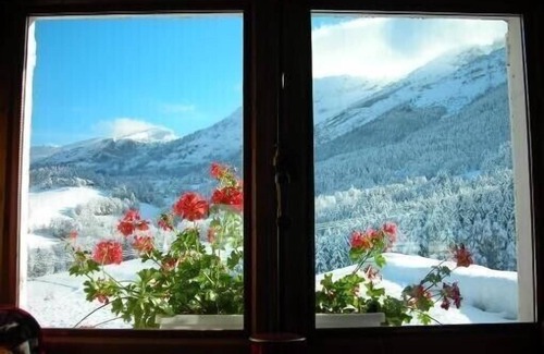 Villard-de-Lans Ski Chalet | HOUSE * neat, bright, quiet, TB bedding, TB VIEW