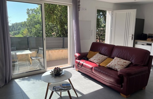 Le Revest-les-Eaux House | House nestled in an authentic village between sea and hills