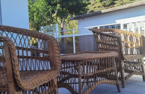 Santo da Serra House | House of the honey factory