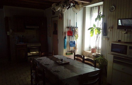 L'Eguille House | house of character in oyster village near the sea.