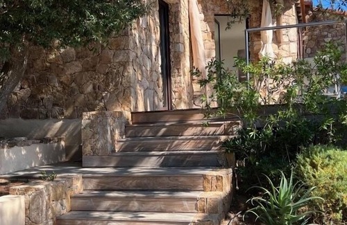 Lecci Villa | House of character Sea View, air-conditioned 66 m2 + terrace 45 m2 Direct beach
