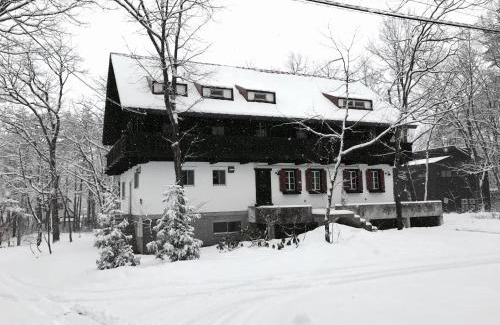 Echo Land Hotel | House of Finn Juhl Hakuba