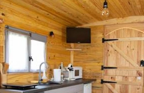 Saint-Ouen-sous-Bailly Cottage | House of Happiness '' Gypsy Caravan ''