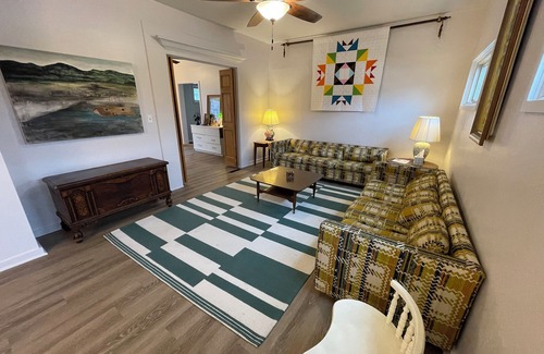 Des Moines House | House of Funk - A Cozy & Eclectic Retreat in Des Moines’s Drake Neighborhoodn